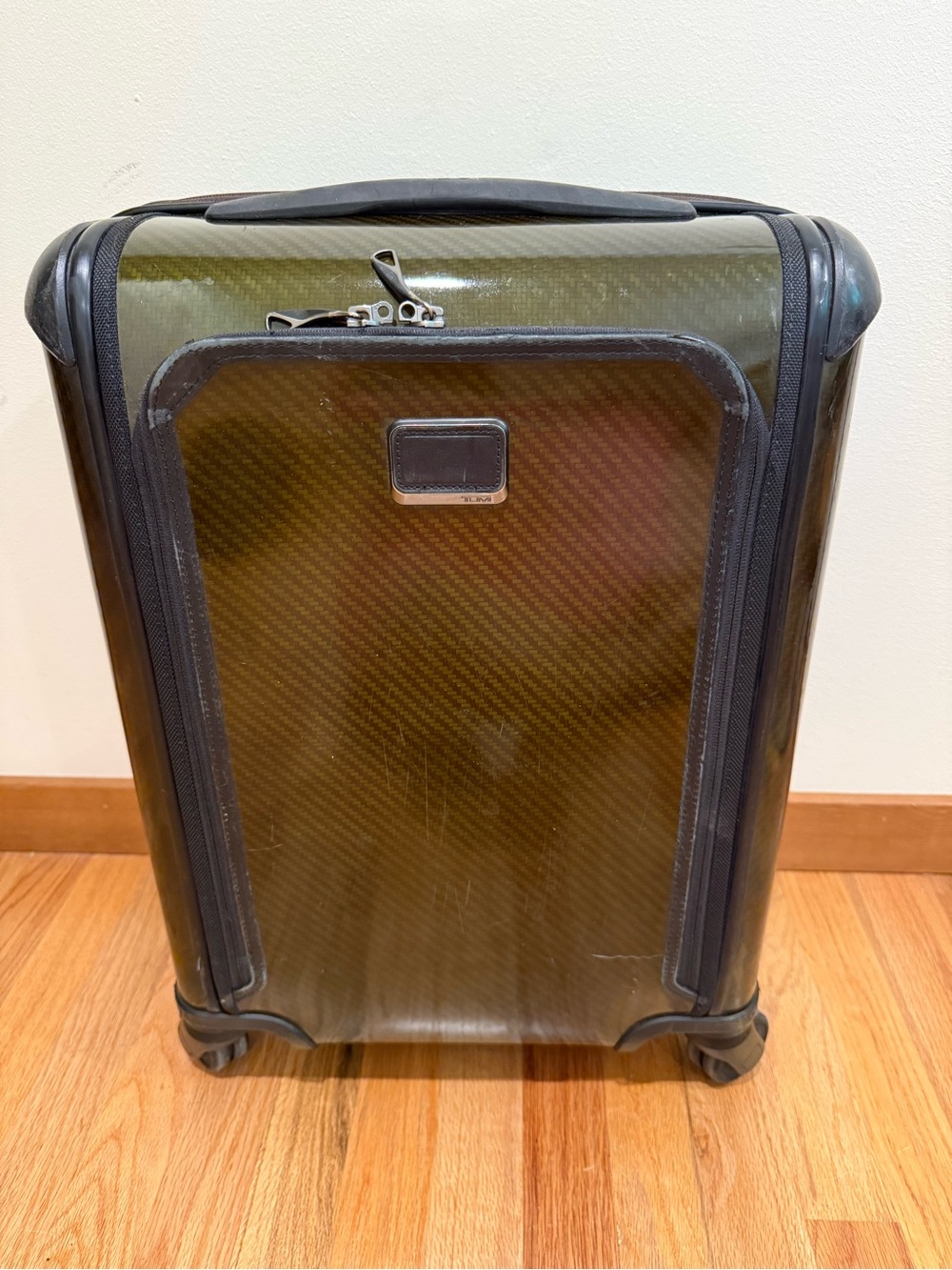 Preowned Tumi Tegra Lite Max 28721 Continental 22” Spinner Exp CarryOn Luggage
